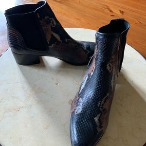 Donald J Pliner ankle boots.  Like new only worn twice